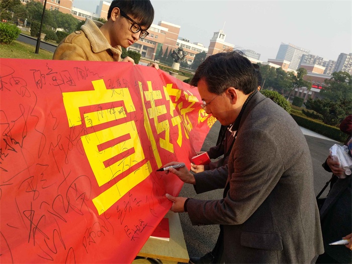 QQ图片20161205092044.jpg